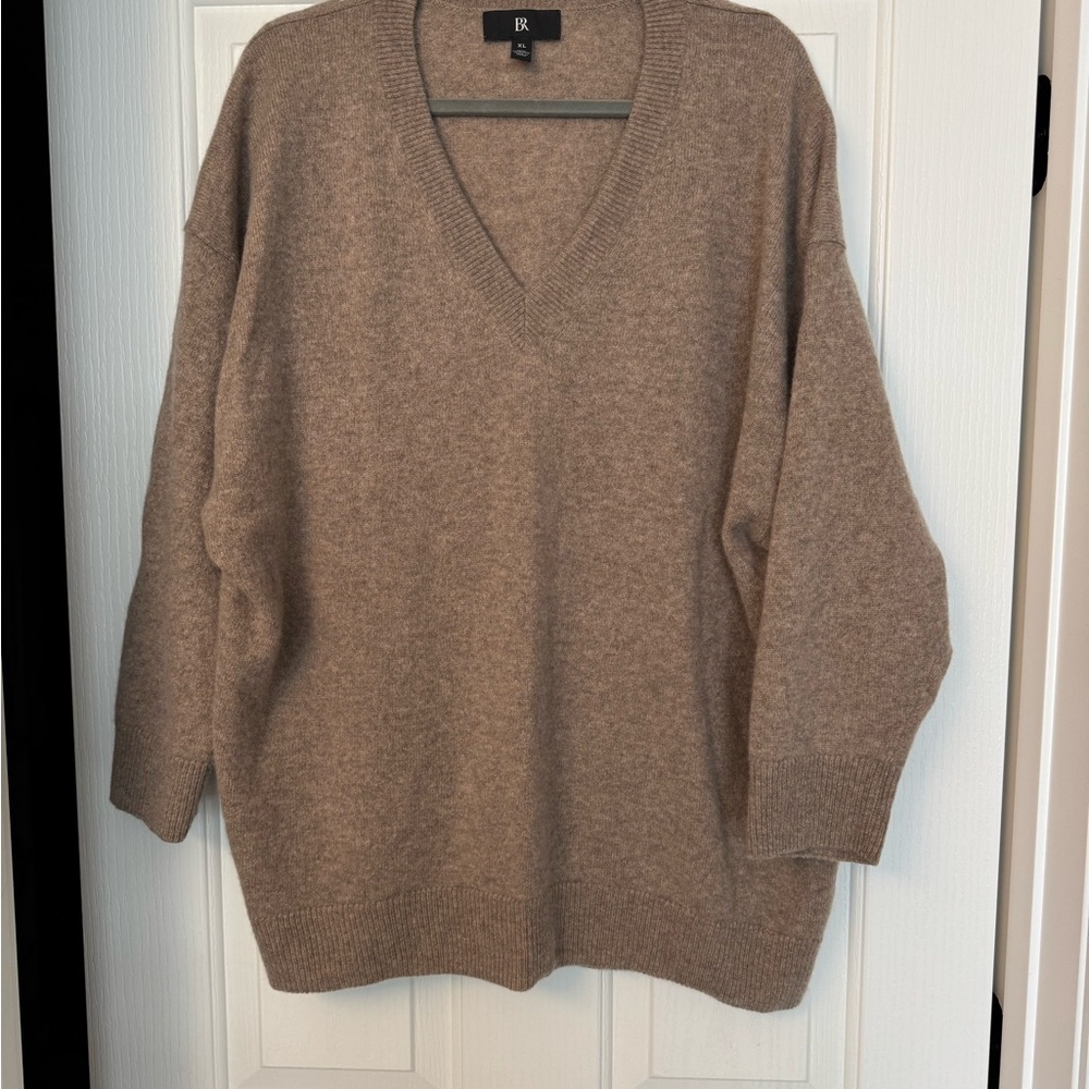 Banana Republic V Neck Oversized Cashmere Sweater Beige